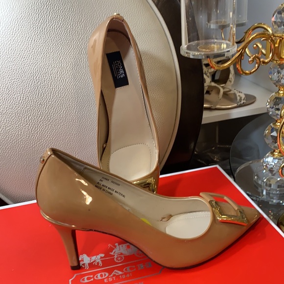 Jones New York high Heel fairly used in good condition . - Picture 11 of 11